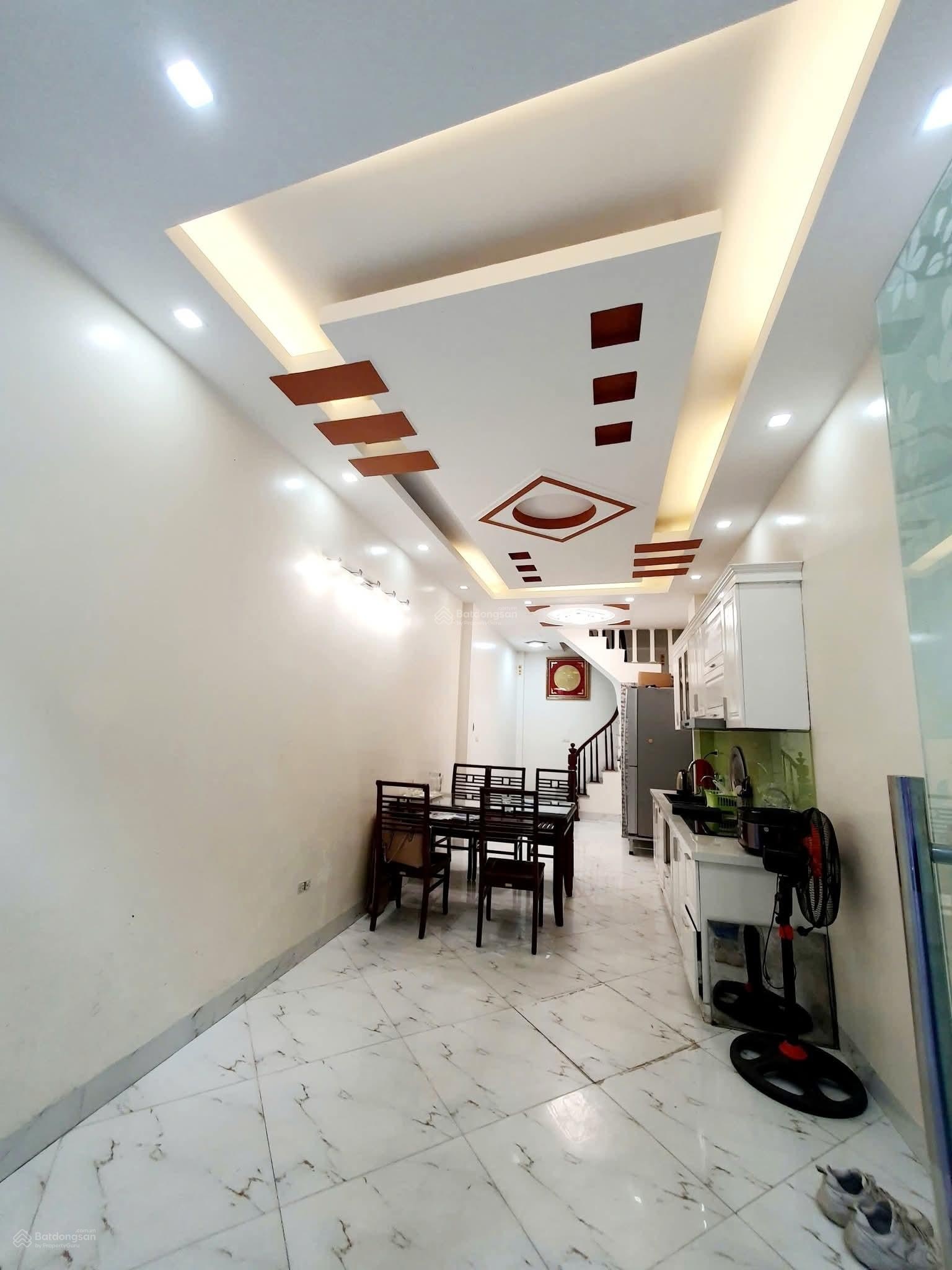 Bán Nhà Lạc Long Quân, Xuân La, Tây Hồ - 5M Ra Ô TÔ Tránh - DT 32m x 5 Tầng - Giá 8.69 tỷ