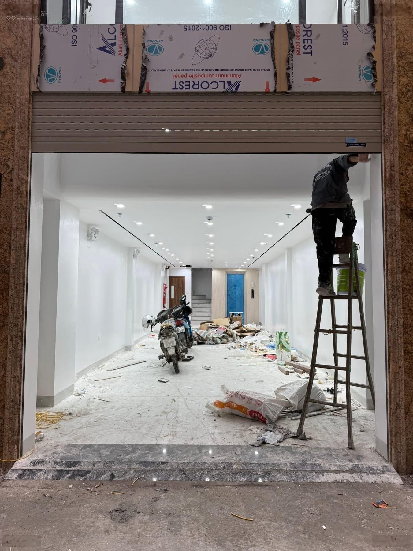 Siêu phẩm trung kính - 7 tầng - ngay phố - xây mới phân lô - gara ô tô 7c - sẵn ở sướng