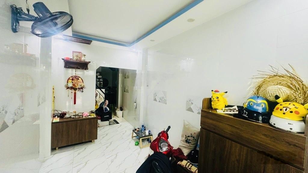 Bán nhà đường Duy Tân - 25m2 - chỉ 2 căn ra mặt tiền