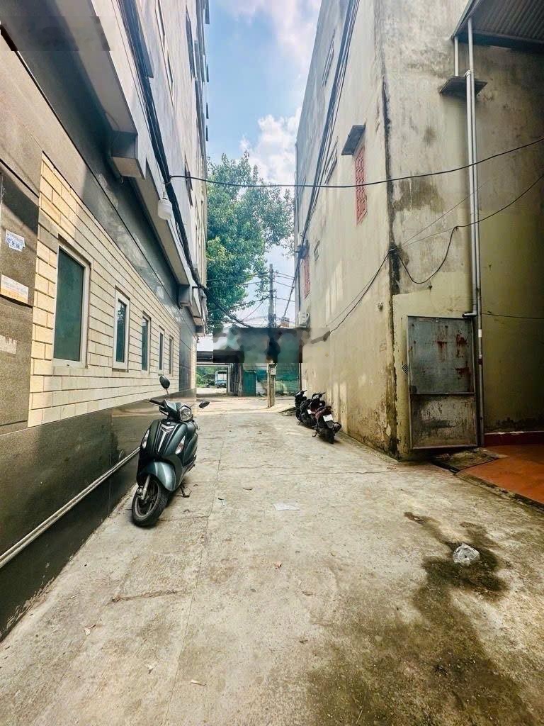 Bán Nhà Phố Bằng B - Hoàng Liệt 41m 5 Tầng MT4,5m Ô Tô Đỗ Sát Cửa Giá 8,45 Tỷ Ngõ Rộng 3m