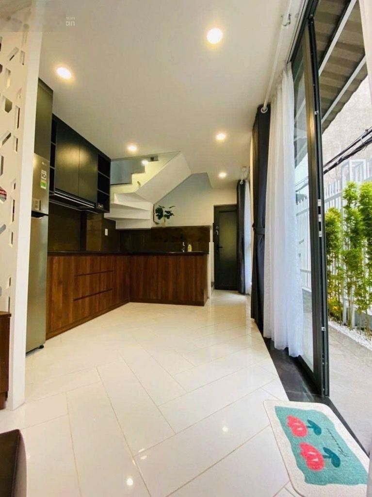 Ngay ông ích khiêm - q11 - 2 tầng - cách 10m ra mặt tiền - gần cv đầm sen