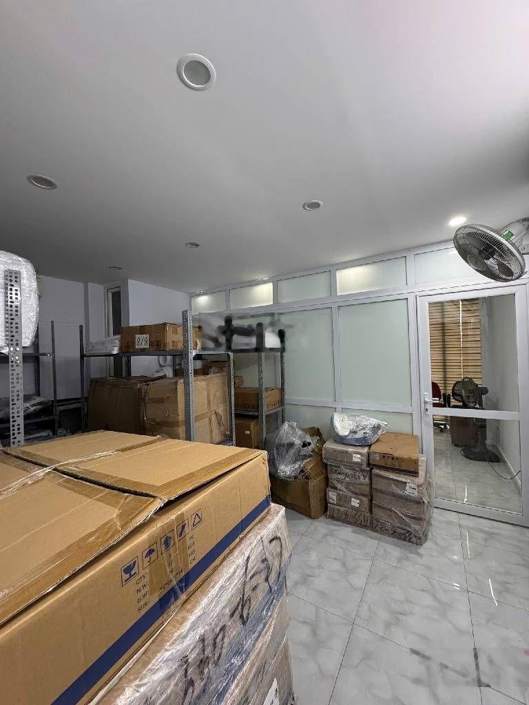 Bán nhà mặt Hồ Phương Mai, Đống Đa, diện tích 65m2 x 8 tầng thang máy, mặt tiền 5,7m, giá 34,9 tỷ