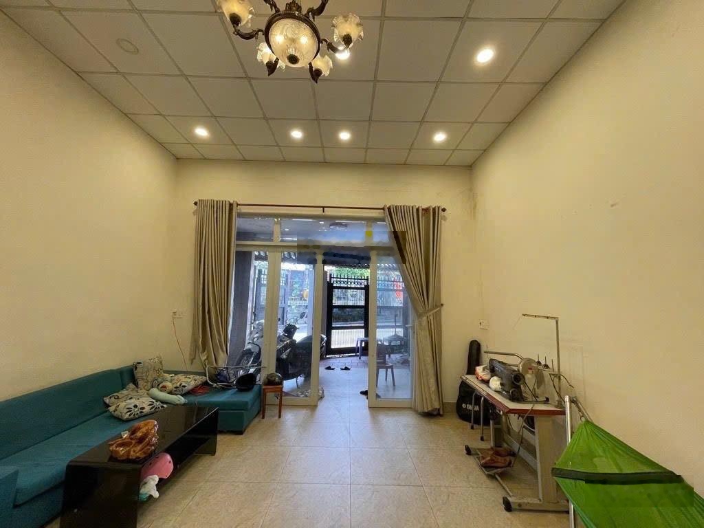 Bán nhà mặt tiền đường tam châu rộng 12m- p. tam bình-tđ-156m2 (6x27)- chỉ : 11,2 tỷ - 3pn,3wc- shr