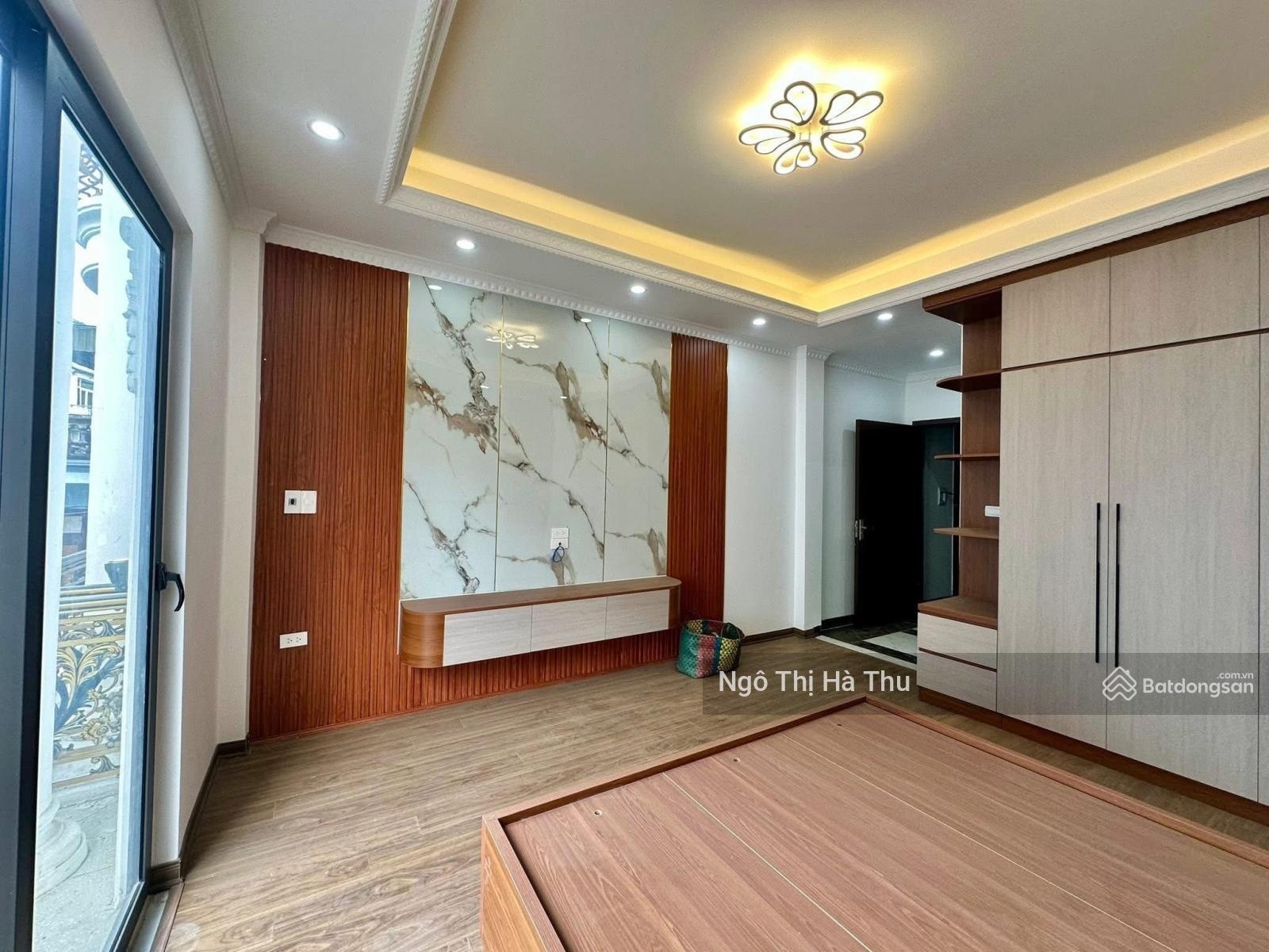 Tư đình long biên | 13,x tỷ ô tô vào nhà ngõ thông thang máy