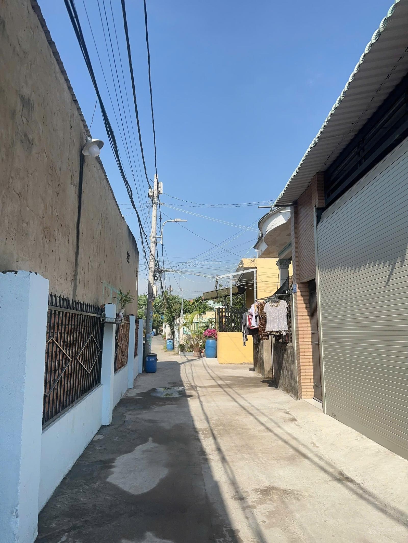 Bán nhà cạnh vinhome grand park, hẻm xe hơi, 80m2, nhỉnh 4 tỷ tl