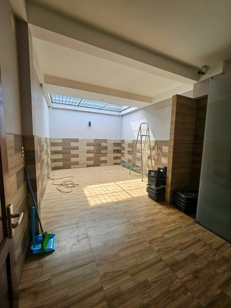 Cho thuê nhà 3 tầng, đường nhựa rộng 12m, Đặng Thùy Trâm, Bình Thạnh, DT 4,5m x 20m, cách MT 60m