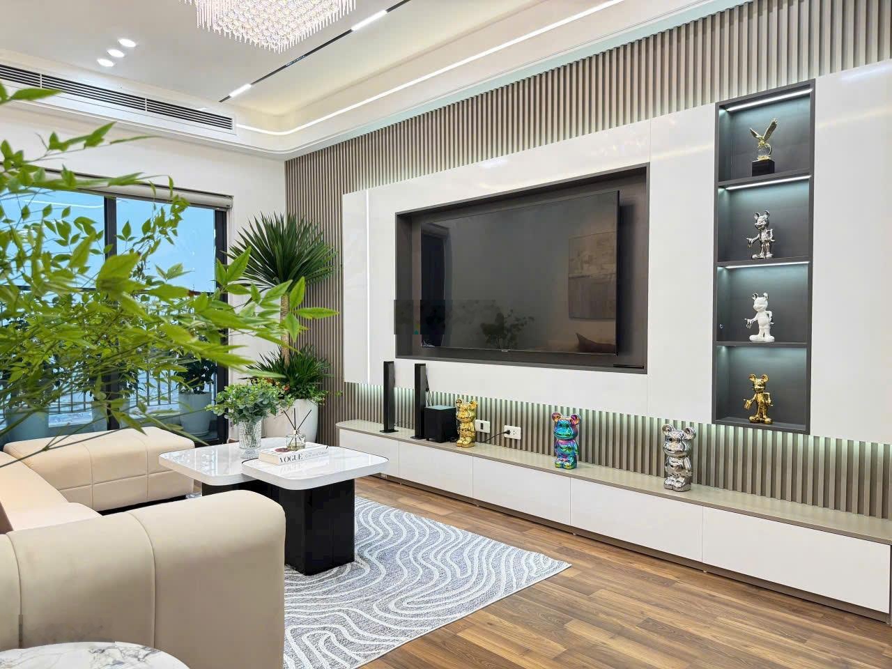 Chính chủ bán gấp căn 3 phòng ngủ tại Eco Lake View giá cả thương lượng, liên hệ: 0924750365