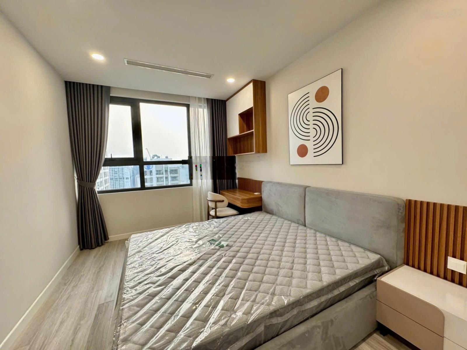 Em cần bán căn 2 phòng ngủ nhỏ tại Eco Lake View 32 Đại Từ, liên hệ: 0924750365