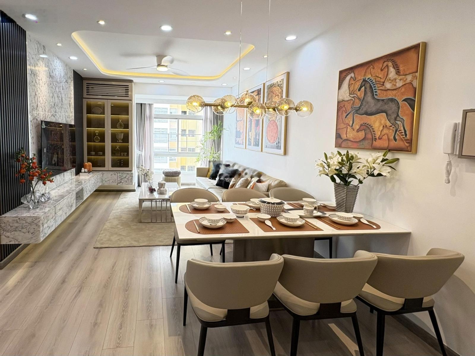 Bán căn hộ căn góc, Sky Garden II, Phú Mỹ Hưng, quận 7, giá bán 8,2 tỷ, 91m2, sổ hồng 0914163187