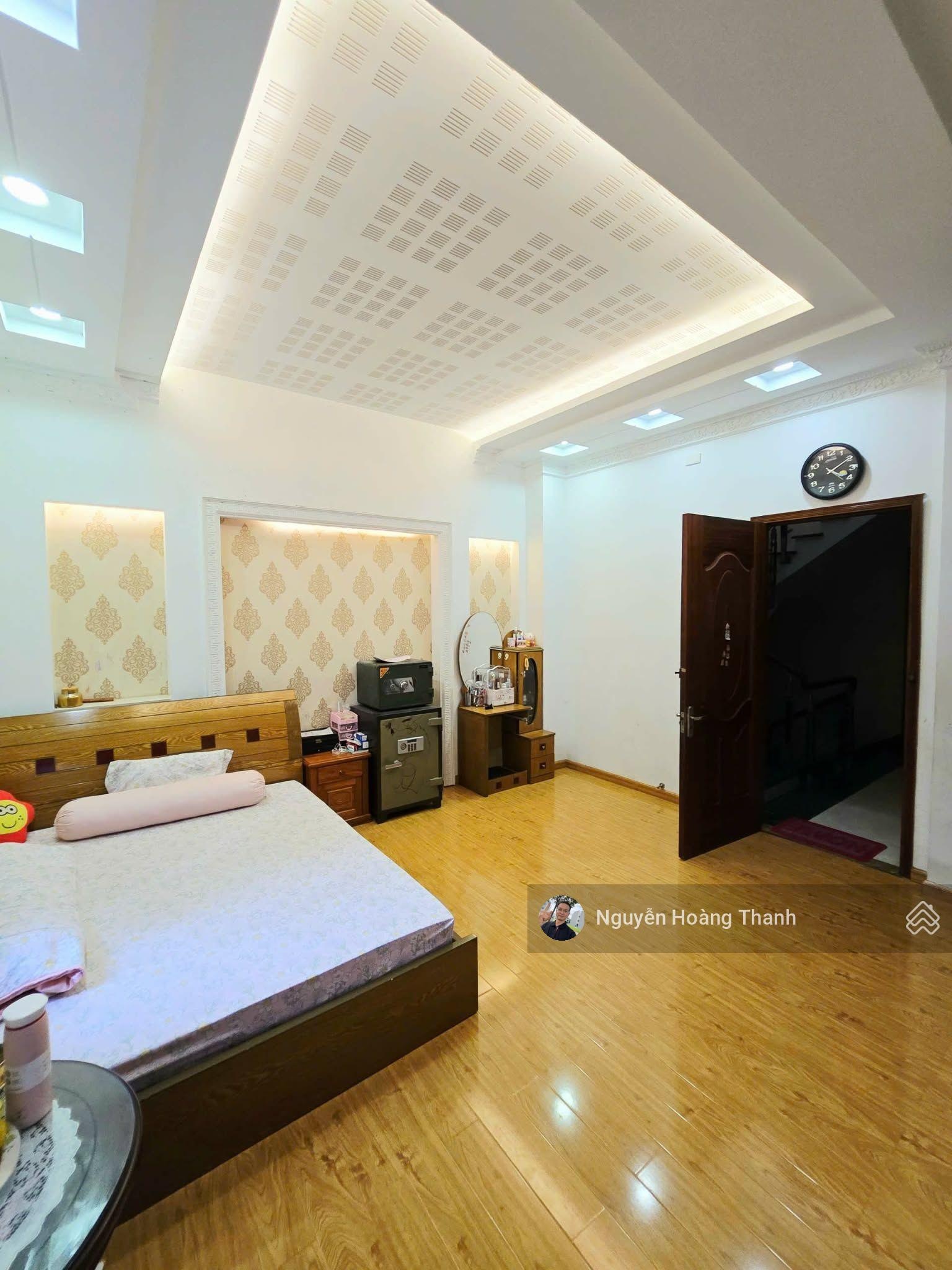 Chính chủ giảm sốc gấp bán biệt thự 2 số - Quận 2 Nguyễn Duy Trinh ô tô ngủ trong sân