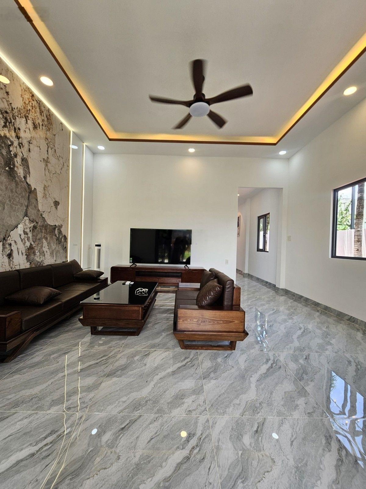 Nhà cấp 4 mới xây song, Ấp Thới Tứ Thới Tam Thôn Hóc Môn, cách Trần Thị Bốc chỉ 50m, DT 172,8m2