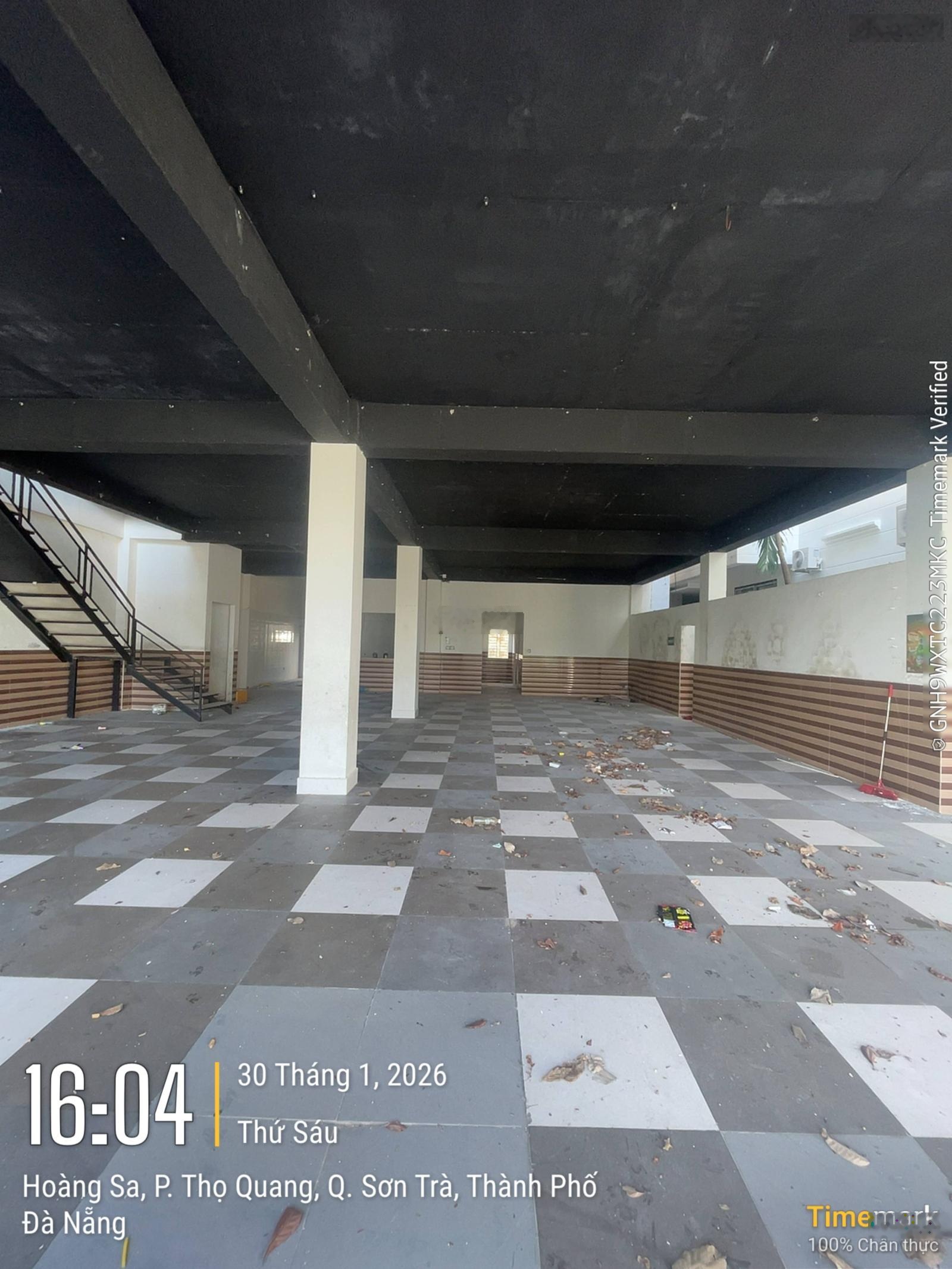 Cho thuê nhà 4 tầng, tuyến đầu Sơn Trà view biển (SD: 1.600m2)