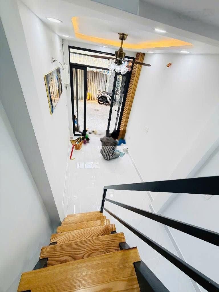 Nhà đẹp - giá hơn 2 tỷ - HXH - SHR - DTSD 35.4m2 - Bình Tiên - Quận 6