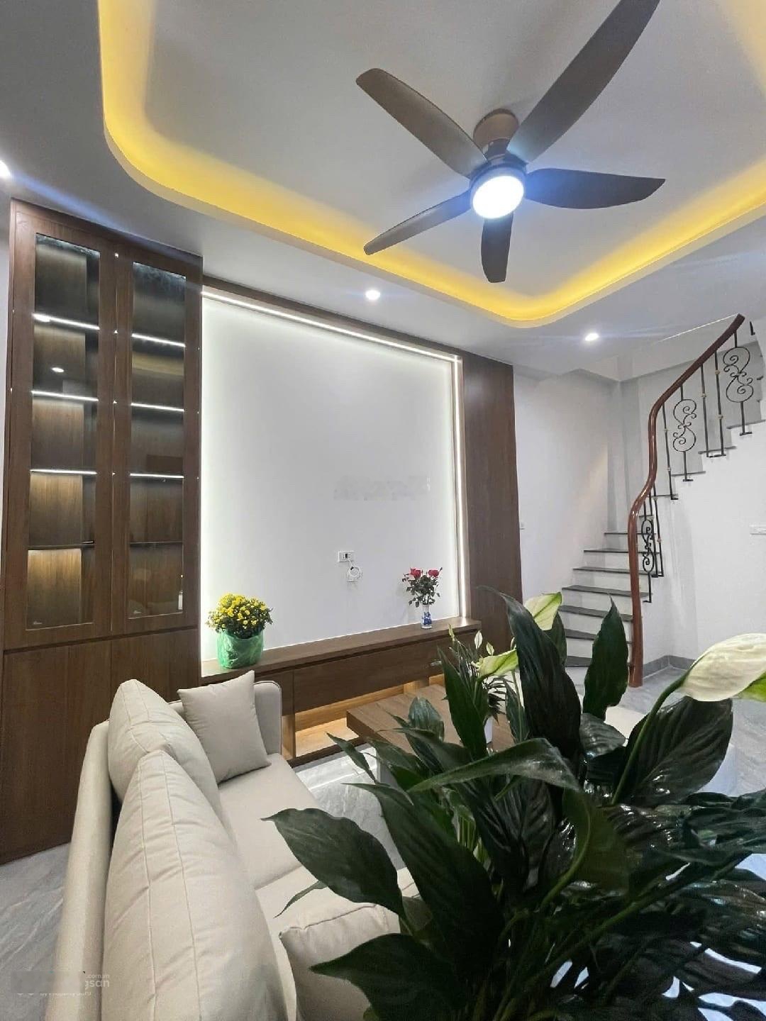 Bán nhà 5 tầng mới tinh full nội thất vài bước là đường ô tô trung tâm Phố Lụa Cầu Am Vạn Phúc