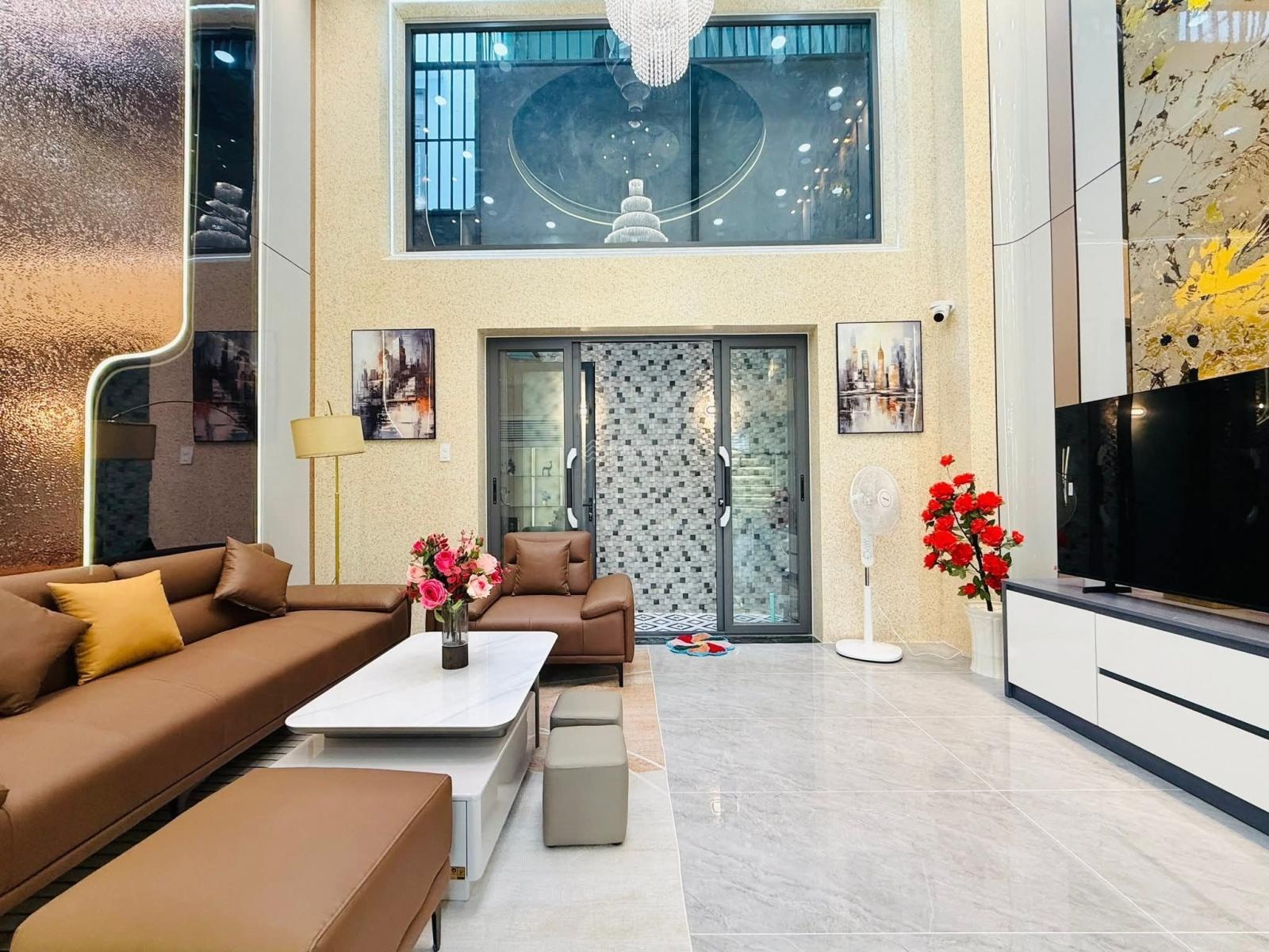 Siêu phẩm thang máy ngang 5m một trục xe tải thông 6m, giá : 12tỷ9 đường Lê Văn Thọ P9 Gò Vấp