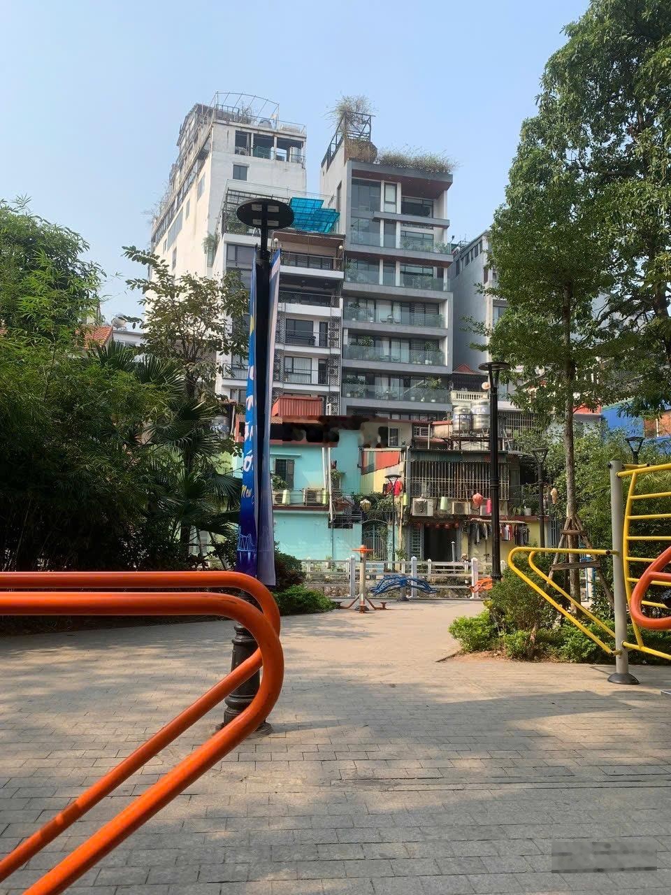 Mặt hồ trúc bạch - ô tô tránh - kinh doanh - view đỉnh - vị trí vàng