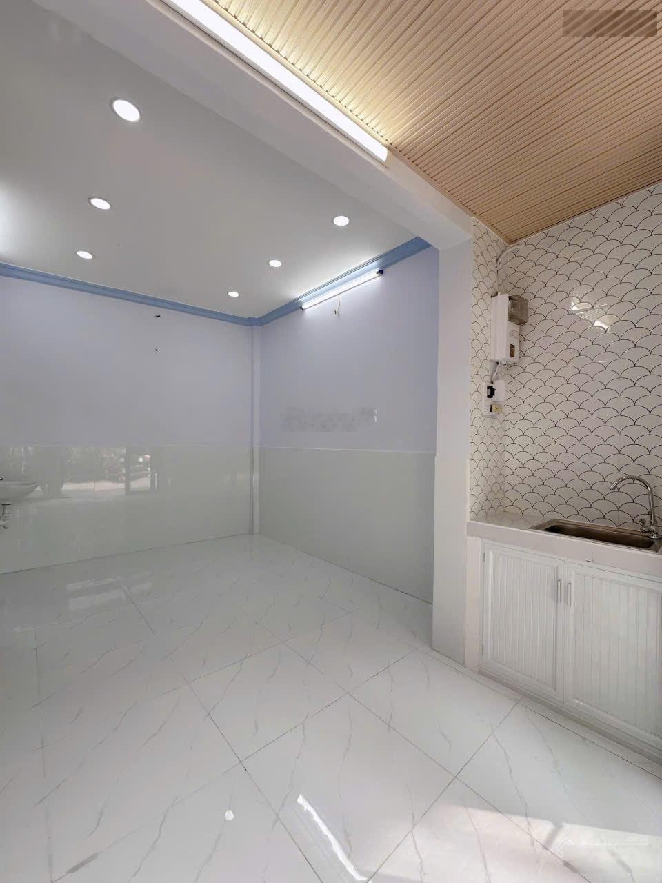 Sát chợ Gò Xoài giáp Tân Phú hẻm 6m, không lộ giới - 17m2 (4x4.5m) 2 tầng mới 100% chỉ 2tỷ980