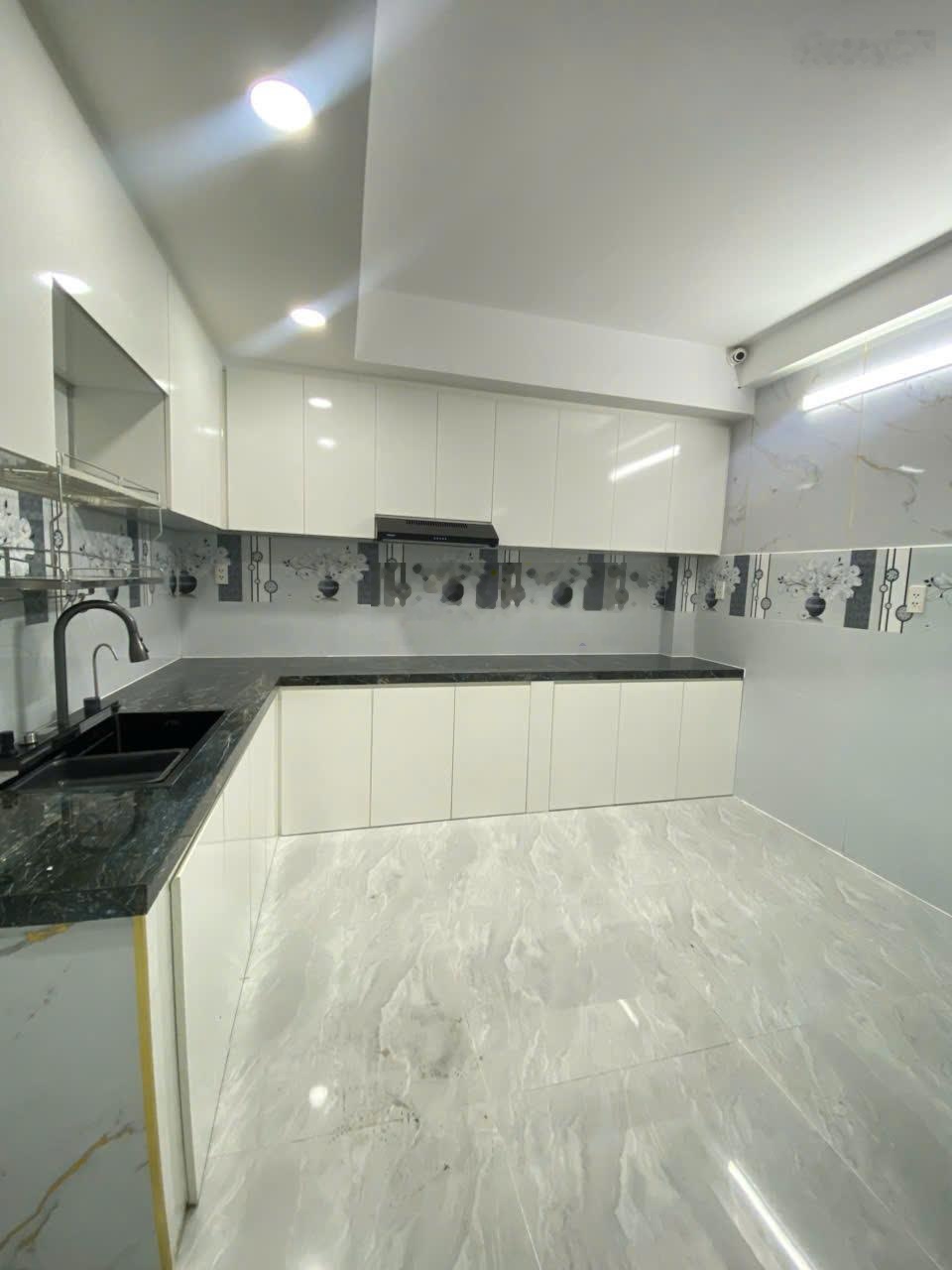 Nhà Cao Lỗ P4 Q8, 4.1x14.5m, trệt lửng 3 lầu ST, 6PN, hẻm 4m sát MT, 8.6 tỷ