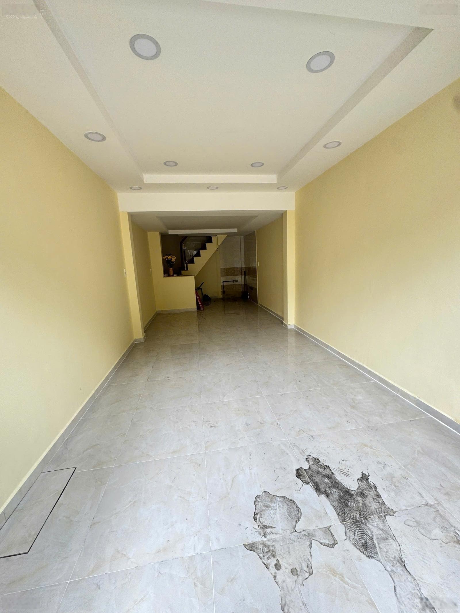 Cho thuê nhà mặt tiền Nguyễn Tri Phương, Quận 10 - ngay chợ Nhật Tảo chỉ 30 triệu/tháng