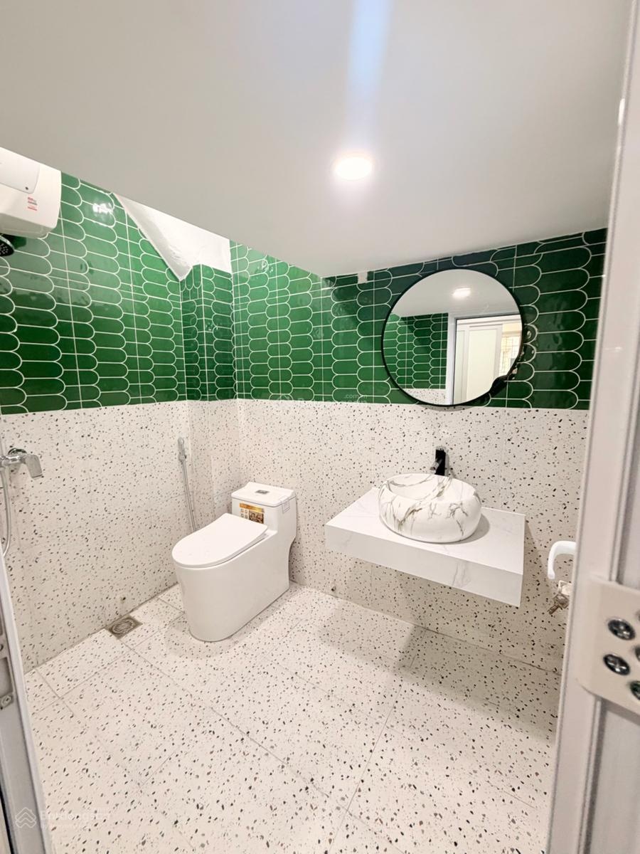 Bán căn hộ tập thể Nam Đồng, 70m2, 2 ngủ, 2WC, 2 thoáng, sổ riêng, tầng 3, về ở luôn!