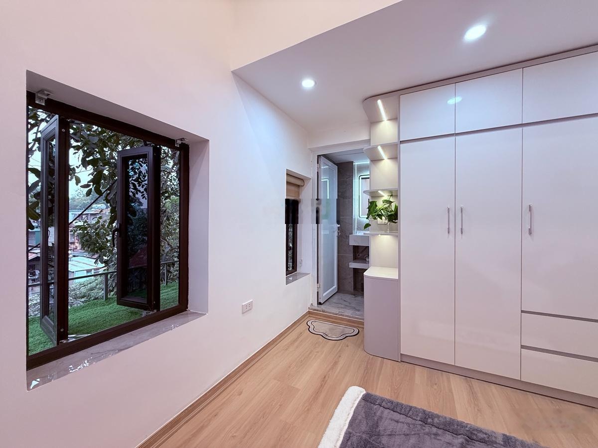 Tập thể Kim Liên, Đống Đa, lô góc 90 m2 (24 m2 sổ), 3 ngủ, 2wc, chỉ 4. X tỷ