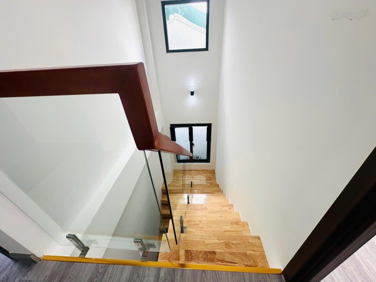 Bán Nhà Gần Biển Nha Trang 800m Mặt Đường D4 11m Thông Lê Thanh Nghị Nhà Mới 2 Tầng 8,3 Tỷ