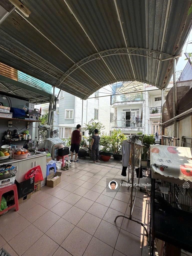 Ô tô ngủ nhà, hxh tránh đường huỳnh văn bánh, 130m2 đất, 3 tầng btct với 10pn/8wc