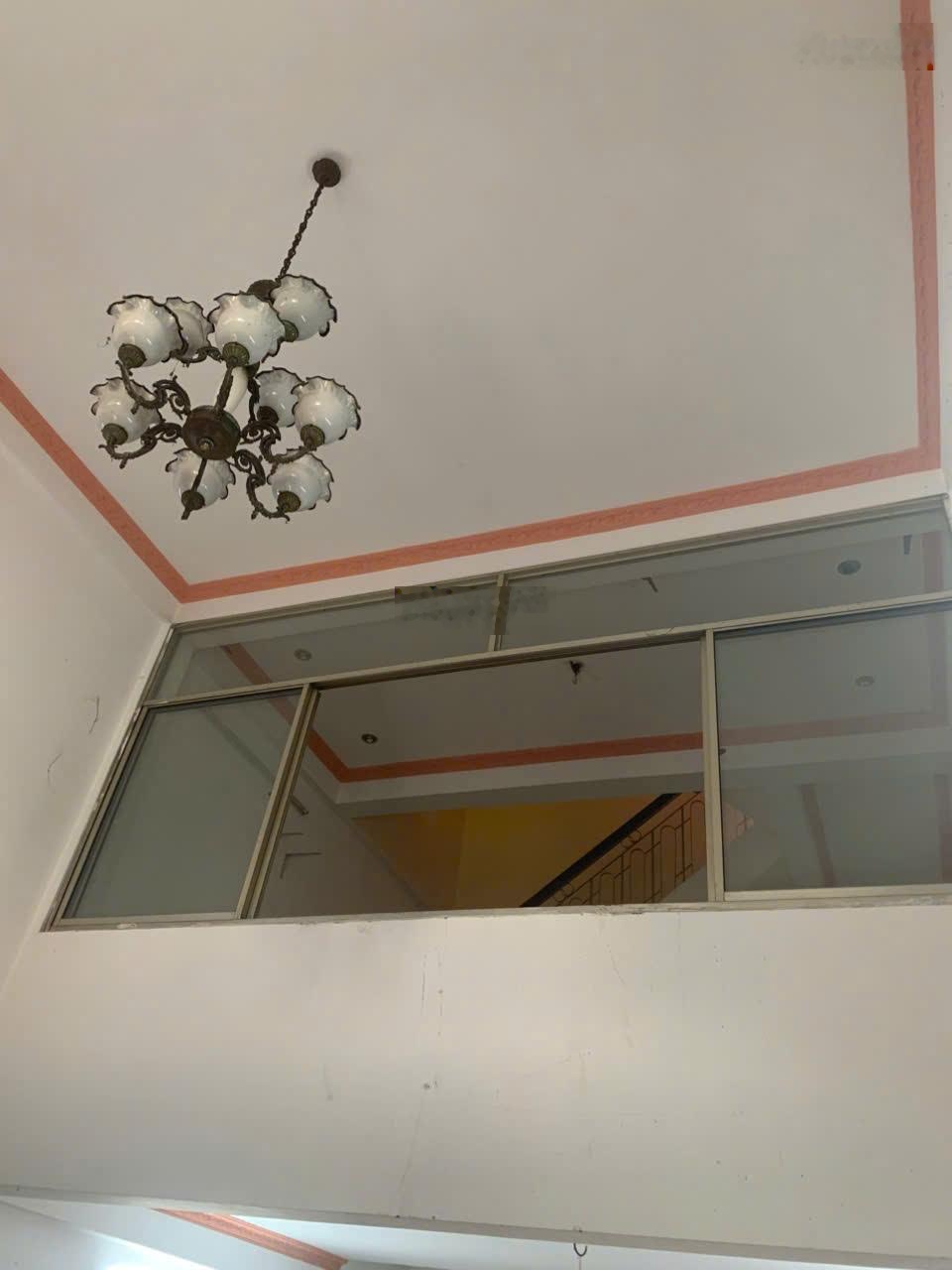 Định cư bán gấp nhà 5 tầng, 48m2, góc Kha Vạn Cân Tô Ngọc Vân, Thủ Đức chỉ 6,6 tỷ