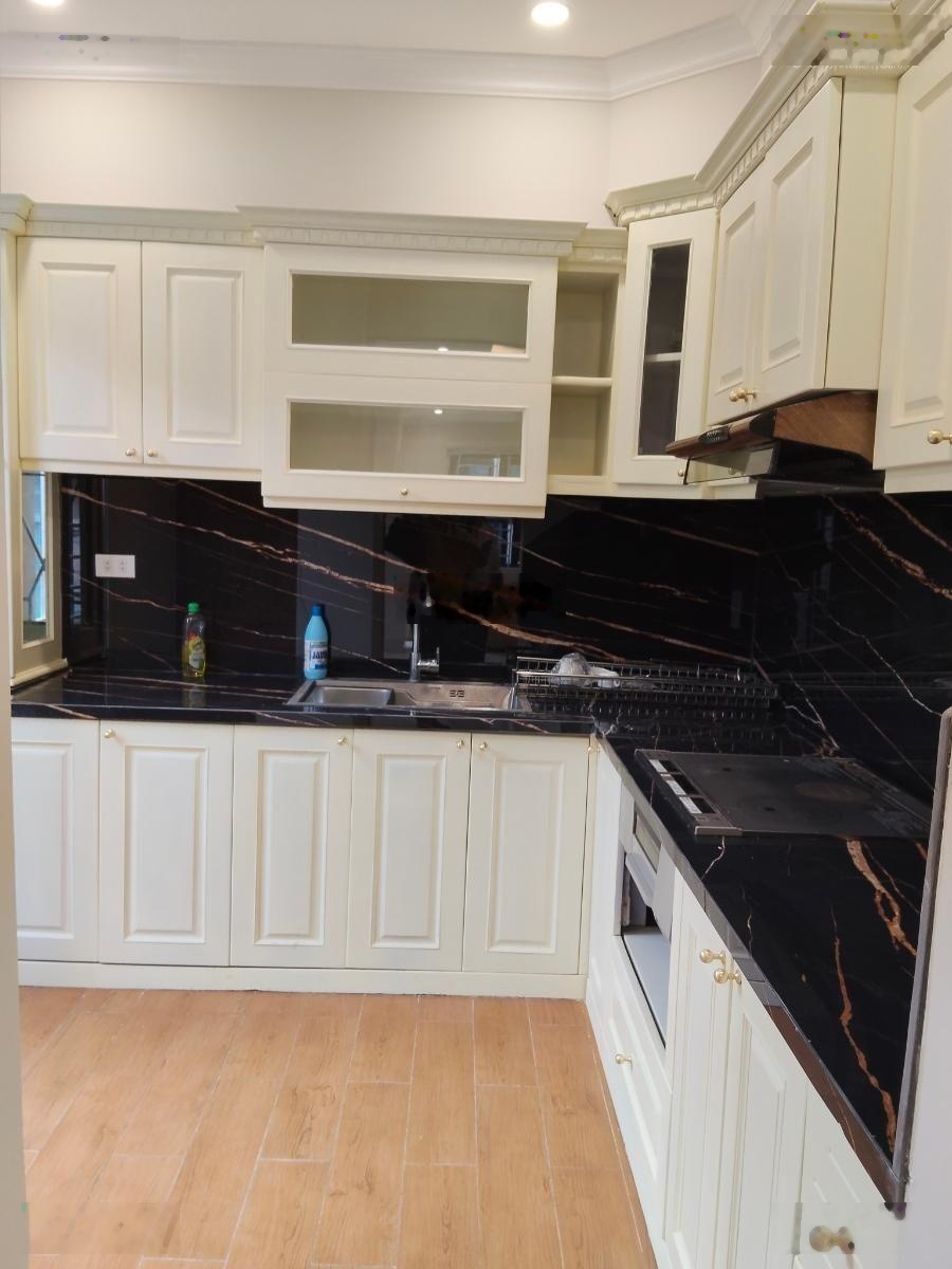 Hiếm! Nhà phố Xuân Thủy, ô tô tải đỗ cửa, 7 chỗ vào nhà, ngõ thông kinh doanh đỉnh, dân xây, 8.7 tỷ