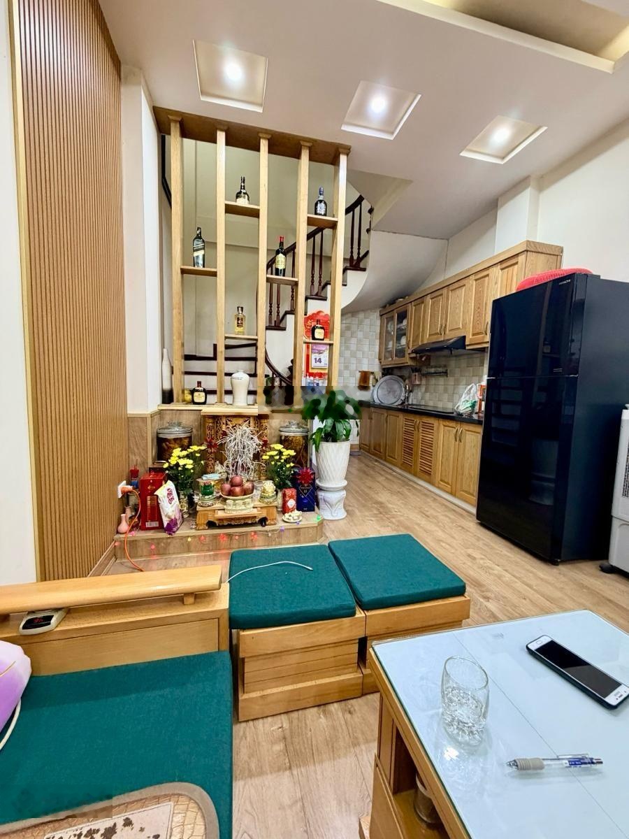 Gấp! Giảm 600tr! Hồ Tùng Mậu, xe 10 tấn đỗ cửa, ngõ thông kinh doanh đỉnh, dân xây, ở ngay, sổ đẹp