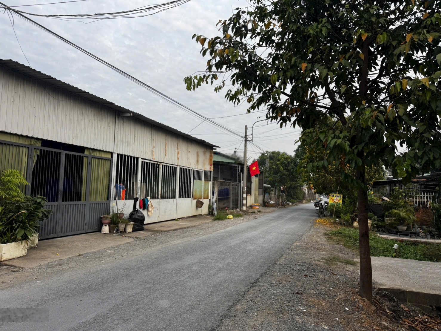 Nhà kho Mt đg Trần Thị Tám Xã Phước Lý huyện Cần Giuộc cũ.