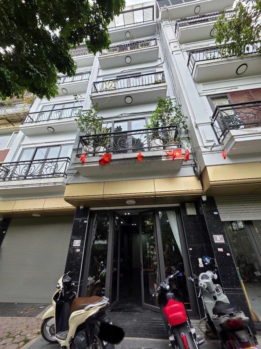 Nguyễn chính - hoàng mai- nhà đẹp 6 tầng 40m2- full nội thất- oto ngủ trong nhà - giá:10,3 tỷ