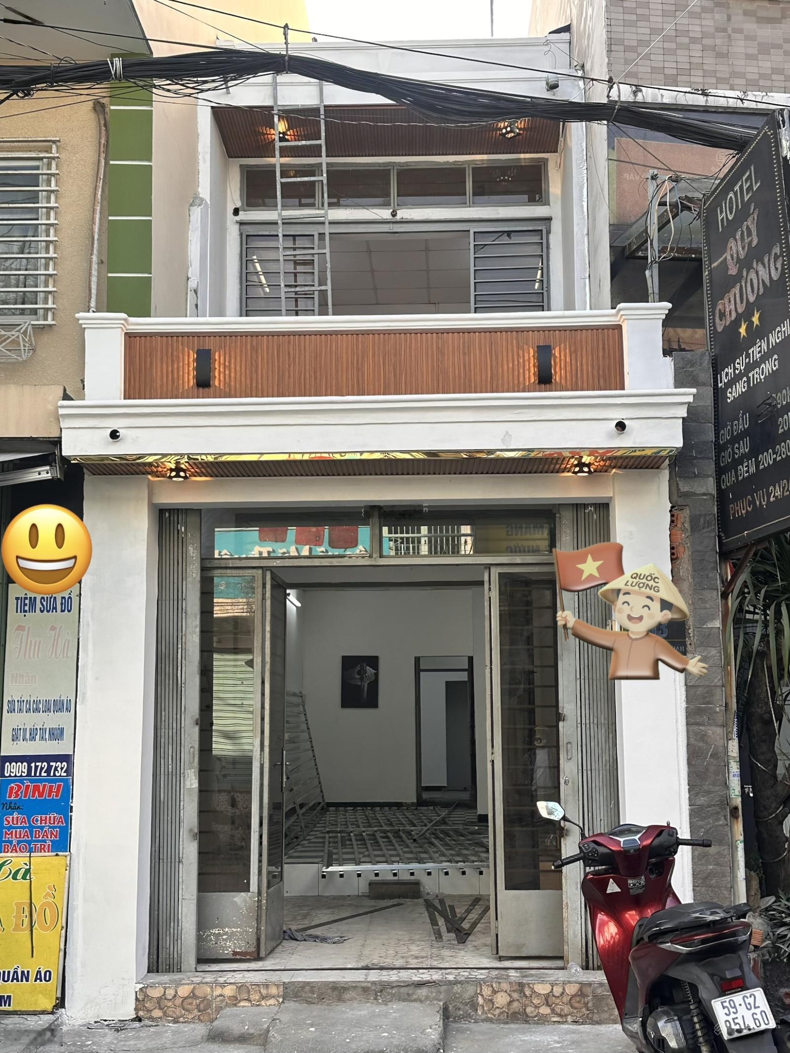 Mặt tiền Trần Quốc Tuấn, P.1, GV. DT: 3.2 * 19 = 61m²; DTCN: 56m², DTSD: 103m²(sổ vuông như tờ A4)