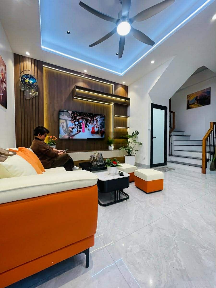 Siêu phẩm đón tết 30m 5 tầng 8.45 tỷ oto trước cửa nhà