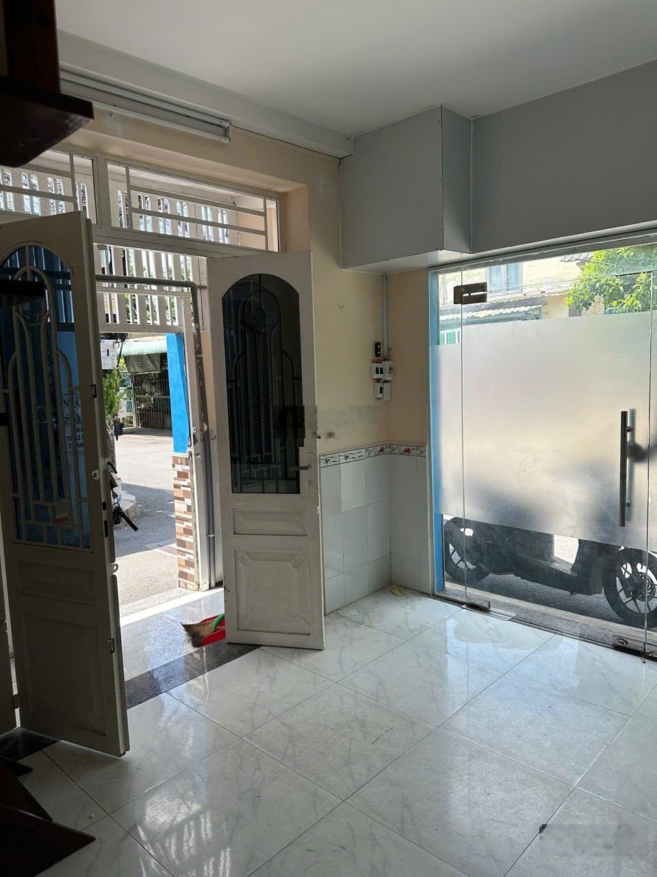 Nhà Trệt Lầu 2 Mặt Tiền hẻm xe hơi 40m ra MT Phạm Văn Đồng, cho thuê giá 9 triệu
