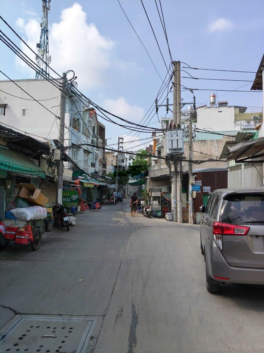 Bán Nhà Riêng 6PN, 6WC, 104m2, 12 tỷ tại Bùi Văn Ba, Tân Thuận Đông, Q7, HCM