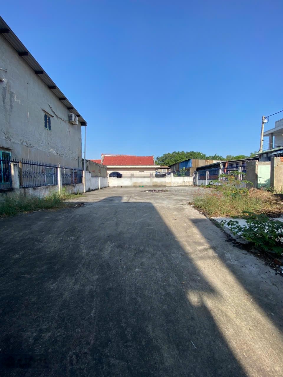 Lô đất gần mặt tiền Quốc Lộ 13, hẻm xe tải, 273m2 (11x27) xây cao tầng, chỉ 11,8 tỷ thương lượng