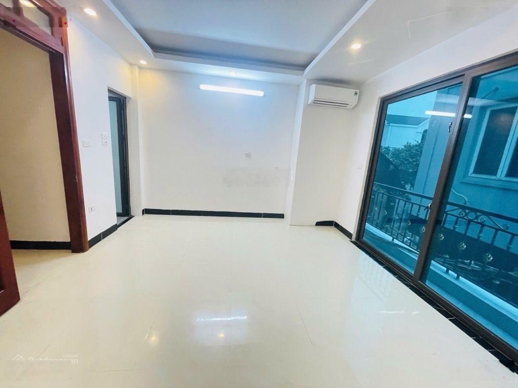 Bán nhà phố trần khát chân-q.hbt-nhà đẹp-thang máy- lô góc thoáng 39m2- 5 tầng- mt 4.1m- 11.9 tỷ tl