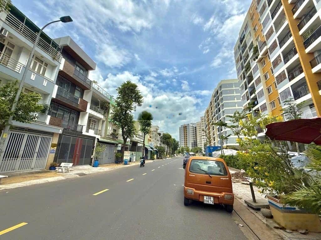 105m2 mặt tiền kinh doanh, khu cao tầng chợ Đêm Man Thiện, Hiệp Phú, tp. Thủ Đức