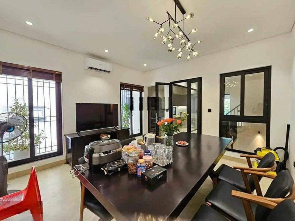 Cho thuê nhà phân lô Thái Thịnh, DT 65m2 x 5 tầng, mặt tiền 5m, 2 ô tô tránh. Giá 25tr/th