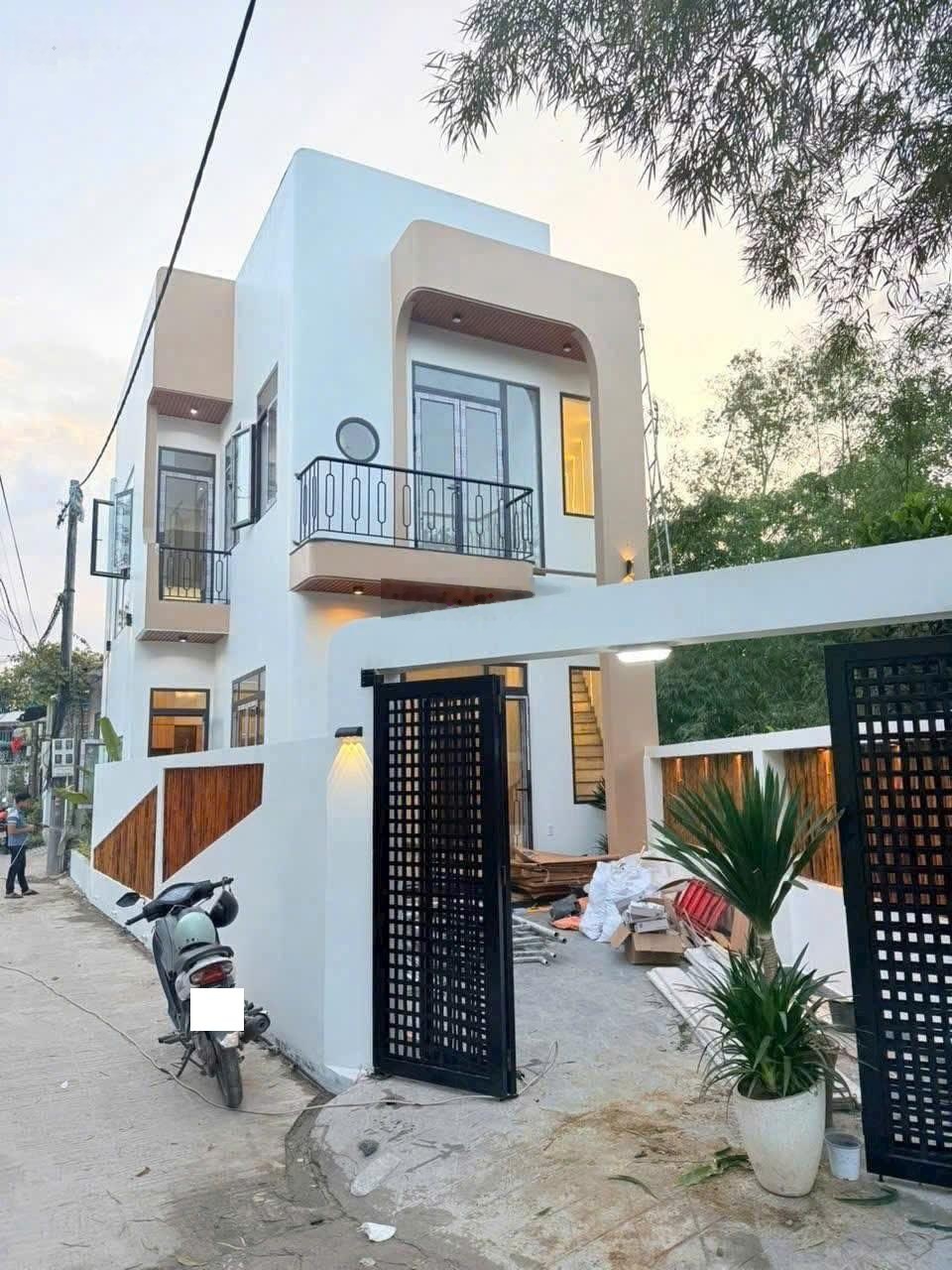 Nhà 2 tầng Thu Bồn (Thủy Xuân) thông Thanh Hải giá 3 tỷ 3xx