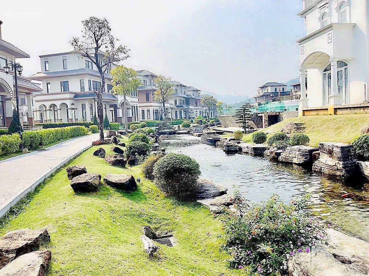 Bán biệt thự view đẹp tại Xanh Villas, 27,5 tỷ, 400m2