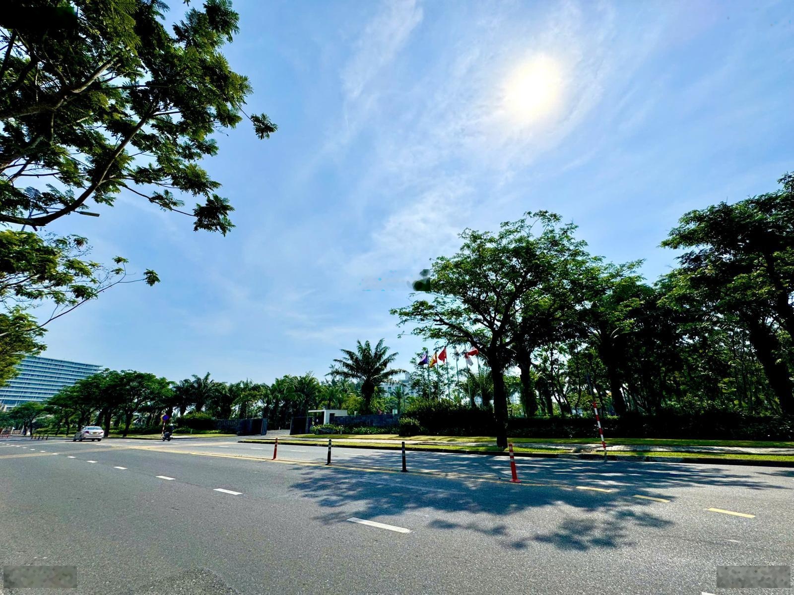 Bán lô đất đường 7,5m Hoàng Binh Chính kê góc ngã tư thoáng, gần Biển Non Nước