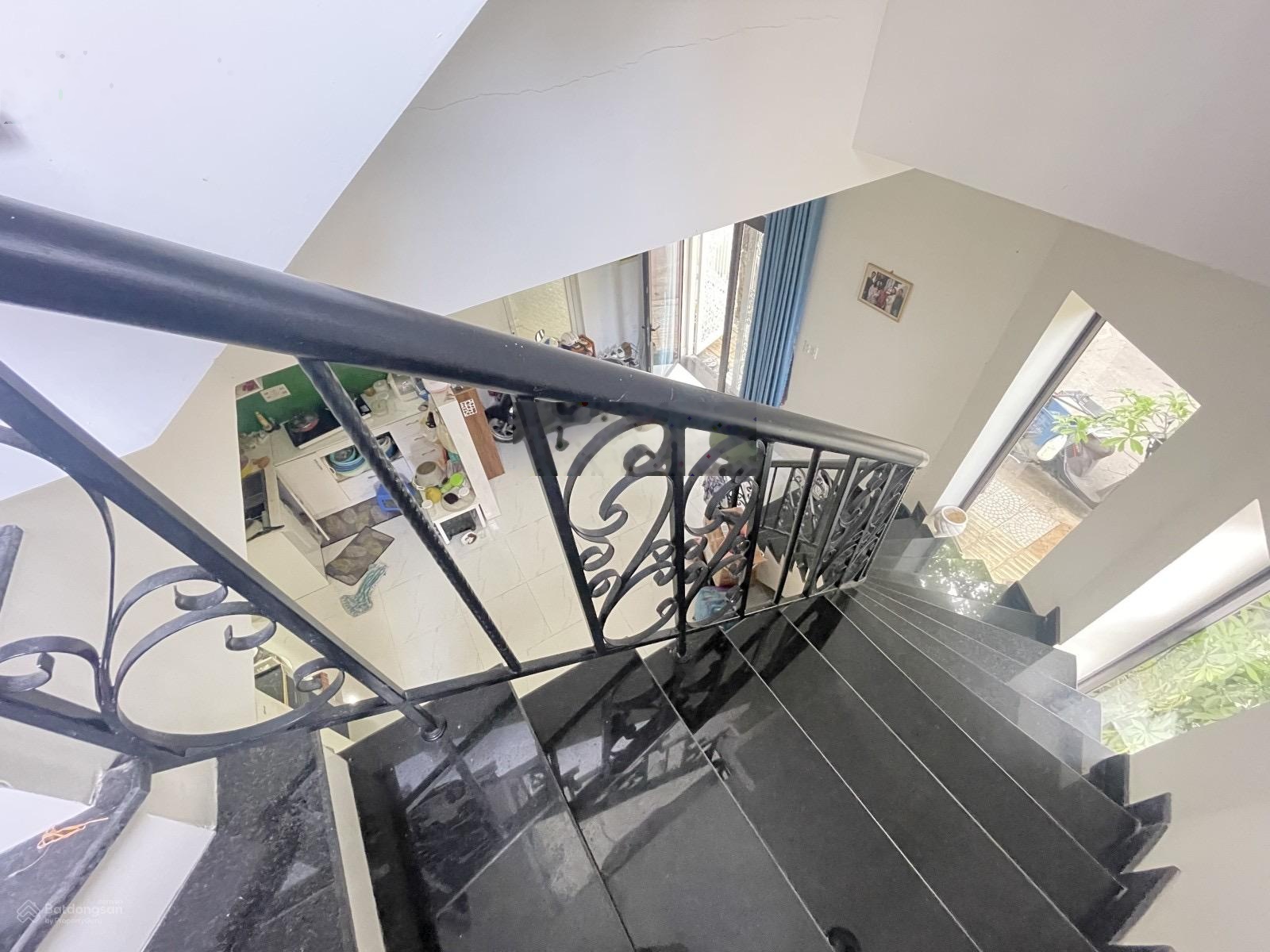 Tòa căn hộ 3 tầng góc 2 mặt tiền đường - khu An Thượng. 110m2 ngang 9m - giá 15tỷ7