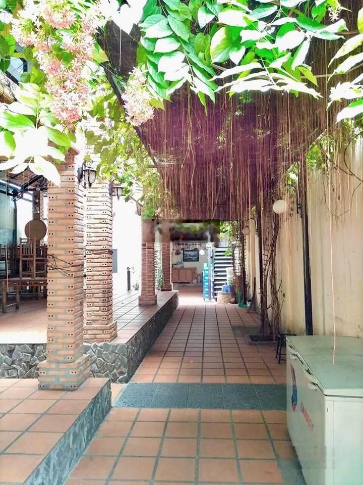 Sang nhượng hoặc cho thuê mặt bằng mặt tiền 800 m2 quận tân bình (25m x 35m)