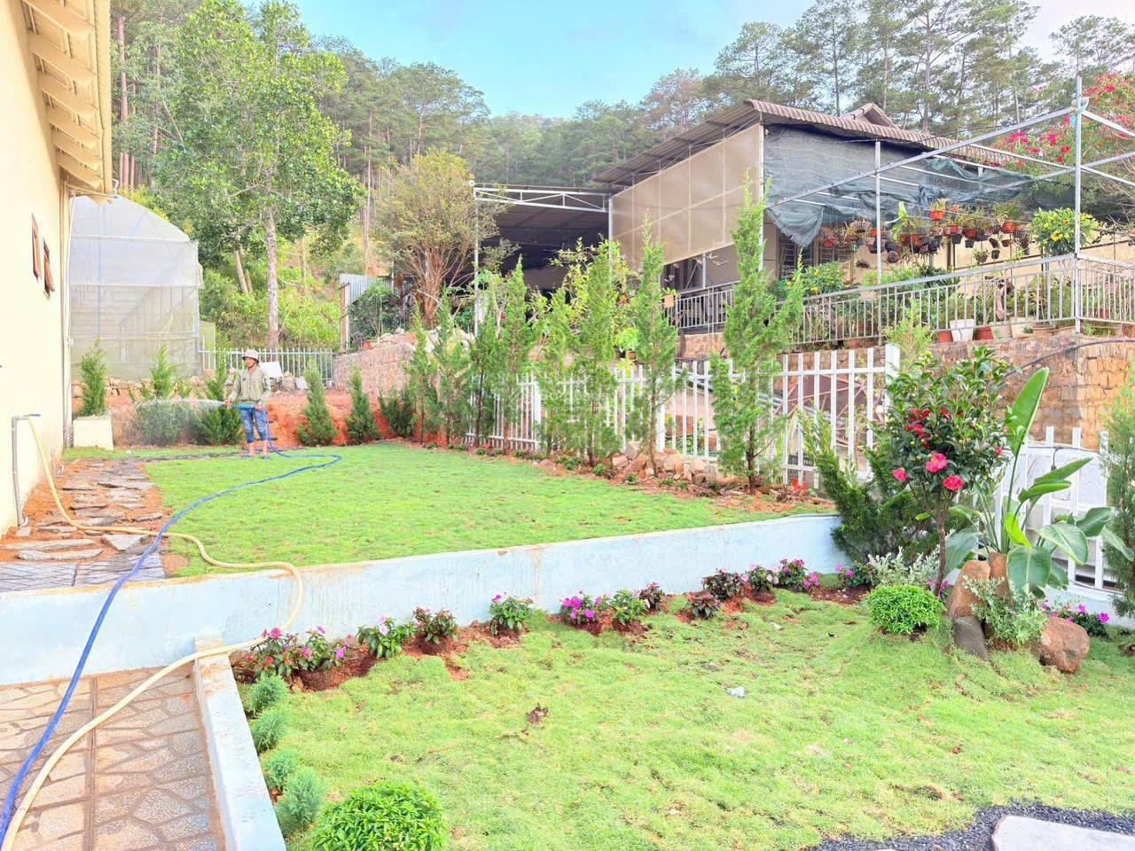 Bán villa sân vườn chân đèo Prenn, sát Rừng Thông, view Núi Voi, 500m2