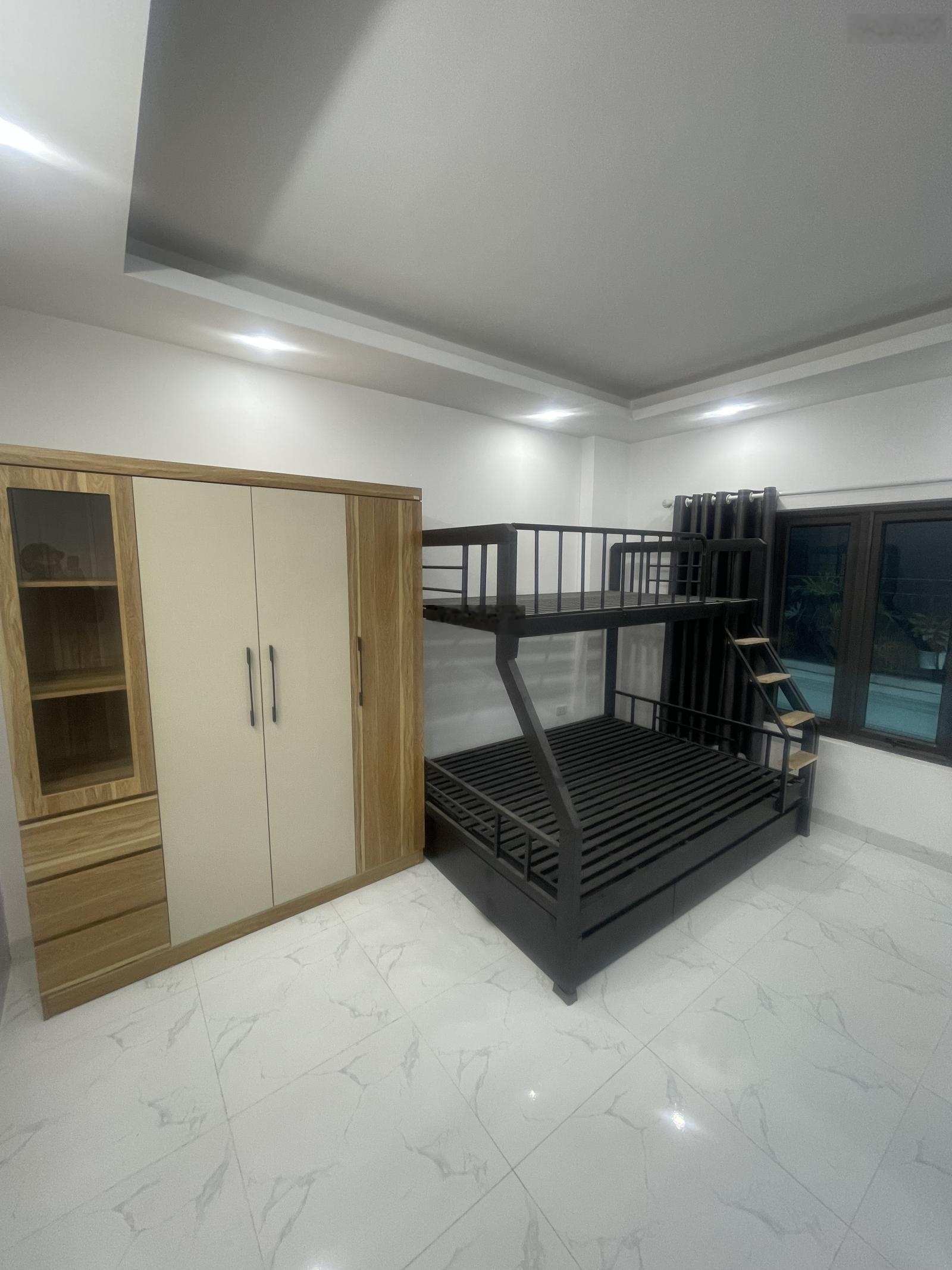 Bán chung cư mini 7 tầng thang máy ô tô đỗ cửa