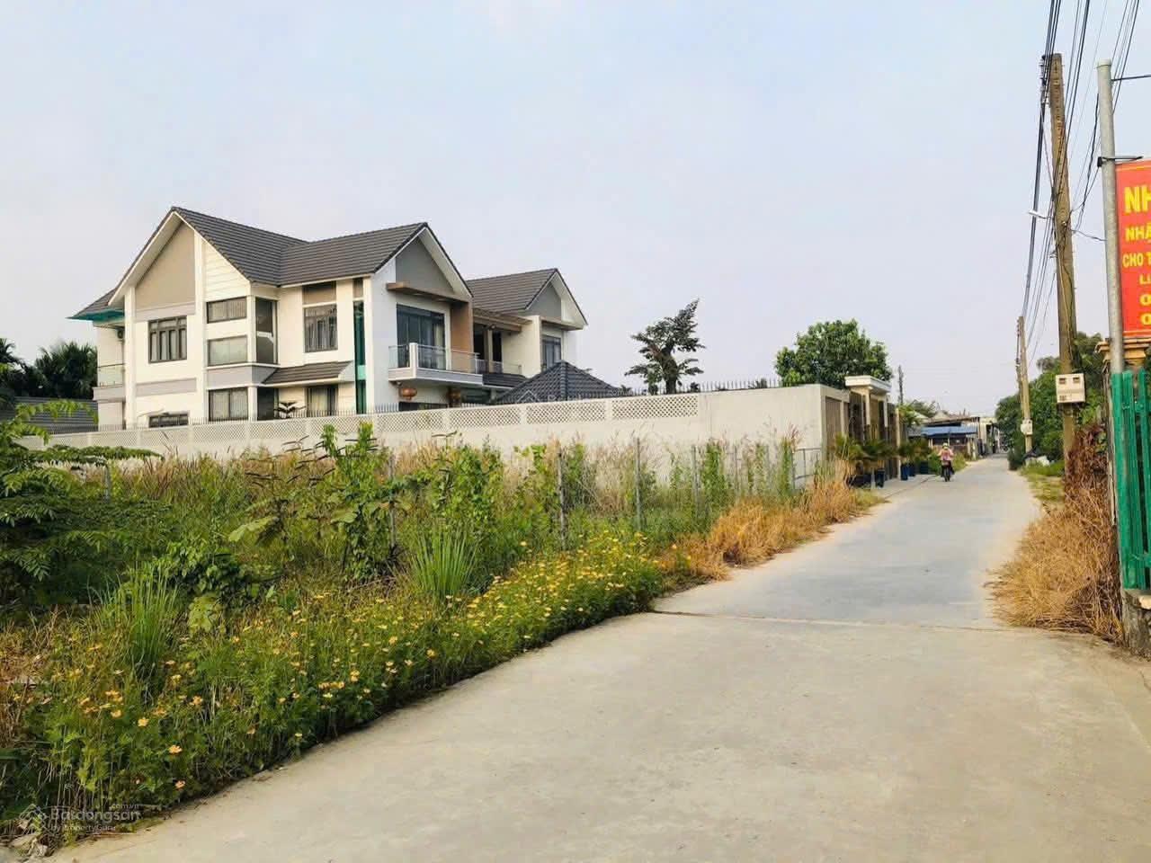 Đất Bình Nhâm 245m2; TC 100m2; giá tốt 4.65 tỷ; SHR; vị trí đẹp; LH 0908525116