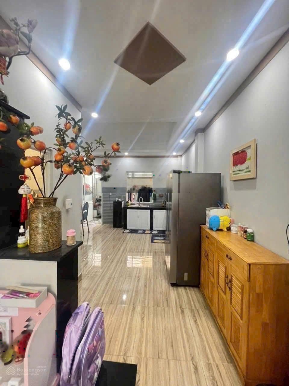 Bán nhà trệt lửng Bình Nhâm, Thuận An; DT 72m2 TC 60m2, giá 2.55 tỷ 2 PN dọn vào ở ngay