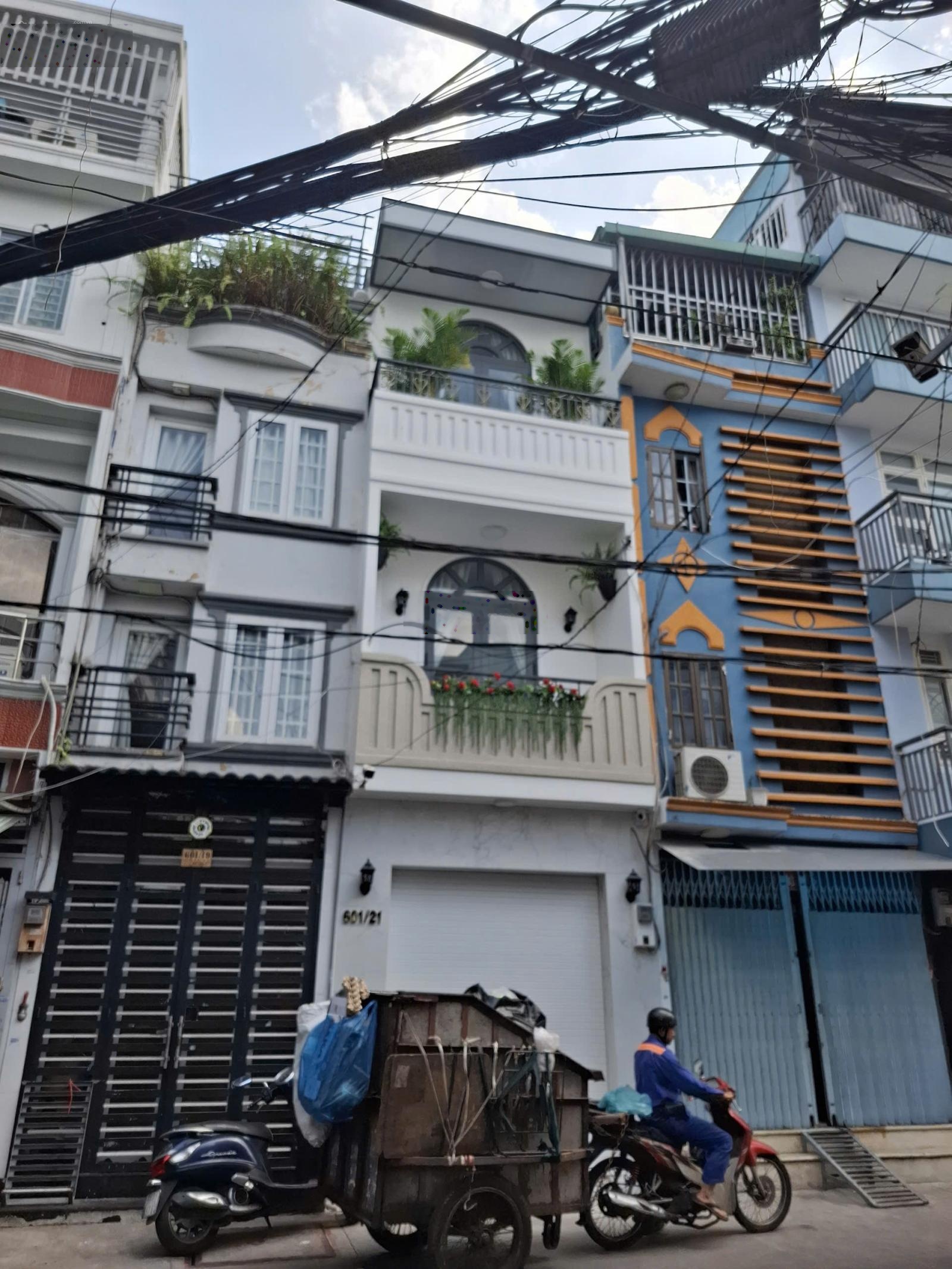 Bán nhà hẻm xe hơi đường cách mạng tháng tám p15 quận 10, dt: 3.3x10m, 3 tầng, gia: 6.7 tỷ